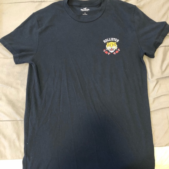 Hollister T-shirt - Picture 1 of 3